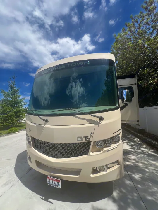 Large Georgetown GT3 RV rental for travel, parked on a sunny day. Ideal motorhome adventure.. Georgetown GT3 2020