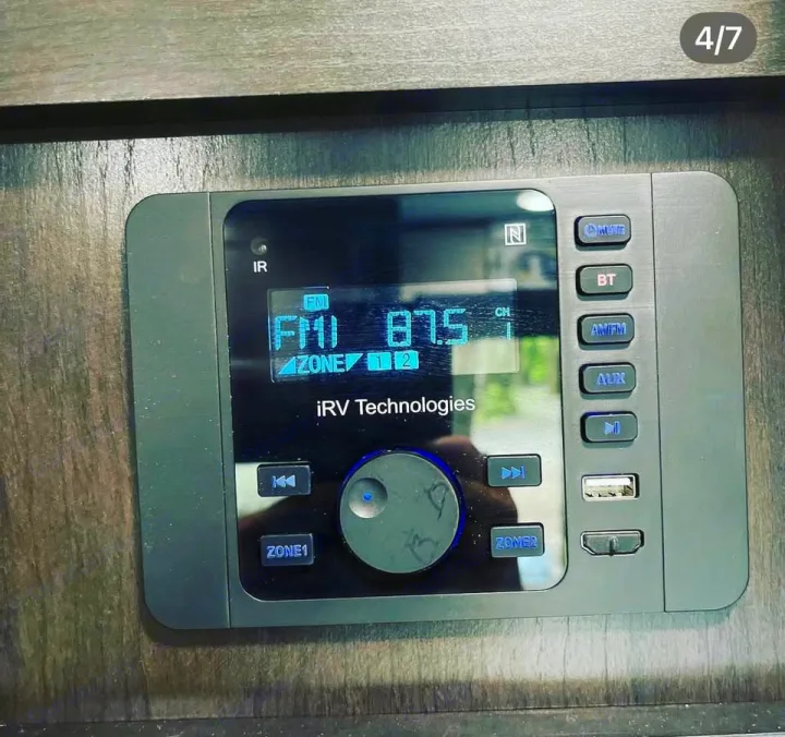 Enjoy your rv rental with this iRV Technologies media system, featuring FM 87.5 radio, Bluetooth, USB, and multi-zone audio.. Jayco Jay Flight 2022