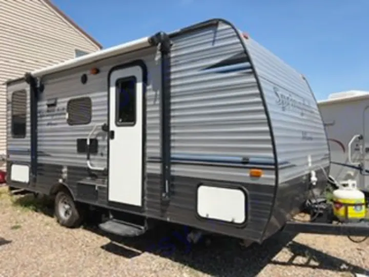 Explore the outdoors! This compact travel trailer RV is ready for your next RV rental camping trip or vacation adventure.. Keystone RV Springdale Eco-Lite 2018