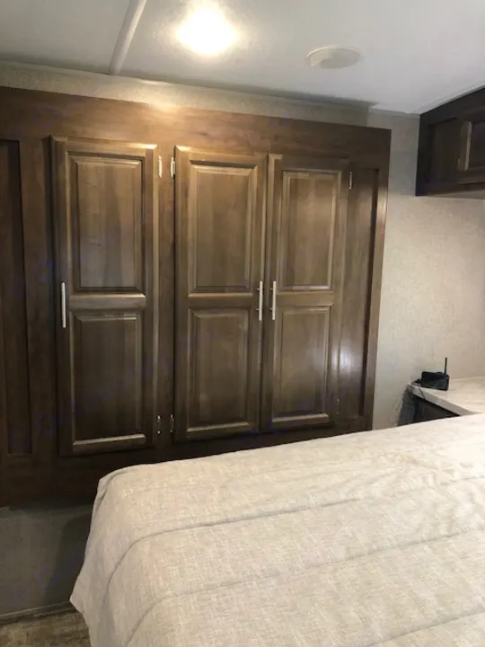 Wardrobe for master.. Forest River Rockwood Ultra Lite 2020