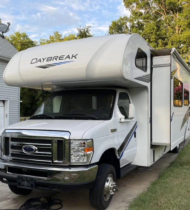 Front view. Thor Daybreak 2019
