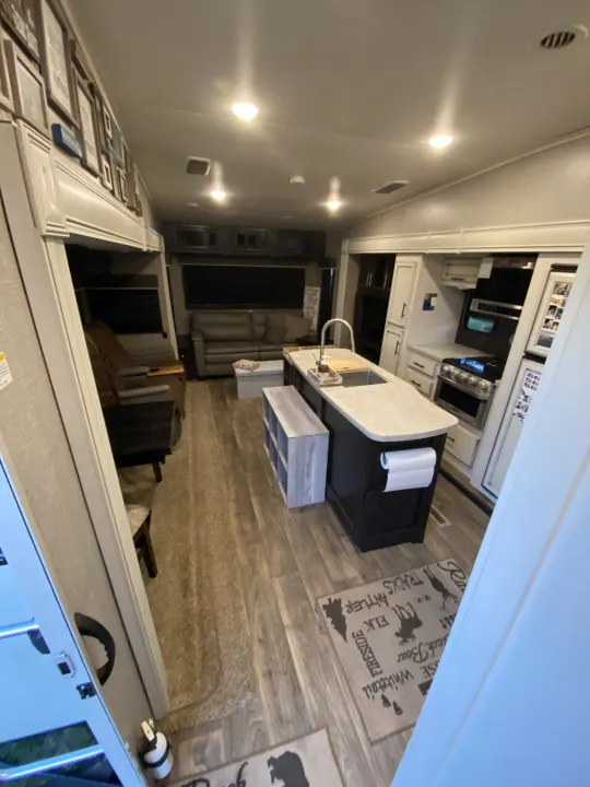 Entrance way with kitchen view and dining table. Jayco Eagle HT 2019
