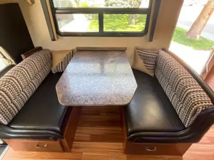 Jayco Greyhawk 2015