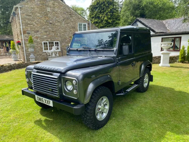 Land Rover Defender 90 2016