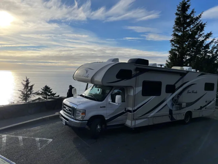 Thor Motor Coach Four Winds 2017