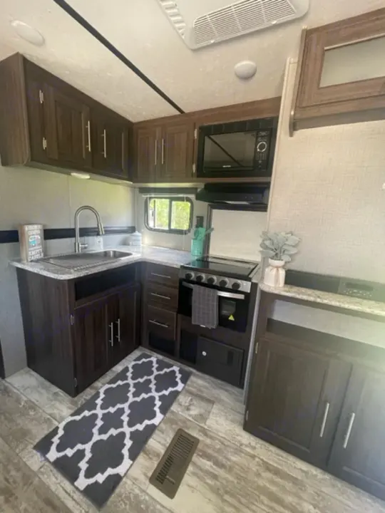 Crossroads RV Zinger Lite 2020