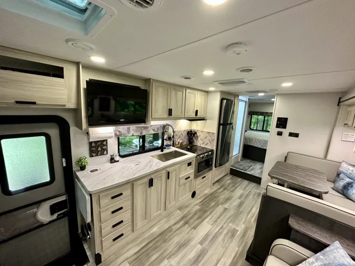 Forest River Sunseeker Classic 2023