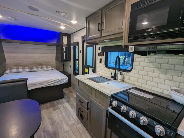 Jayco Jay Flight SLX Rocky Mountain Edition 2022