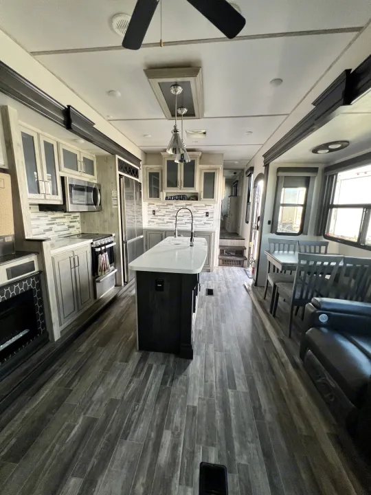 Main living area with kitchen . Keystone Avalanche 2022