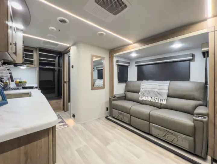 Grand Design Imagine XLS 2021