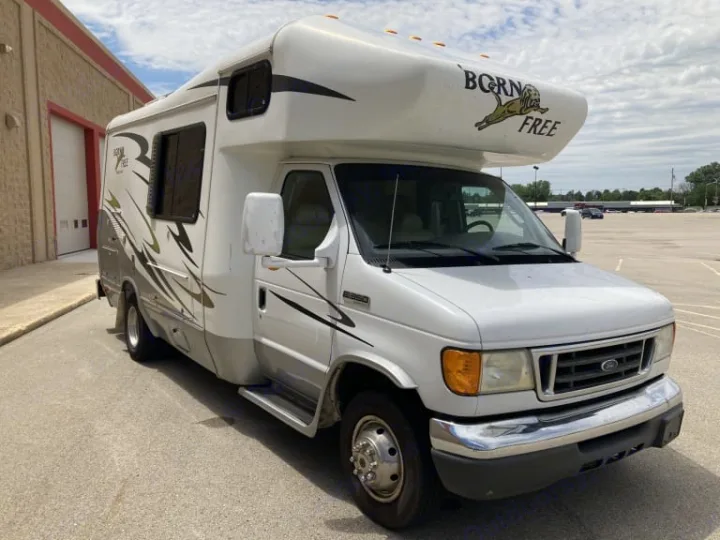 Photos 2007 Born Free Born Free Motorhome Class C Rental in Lake