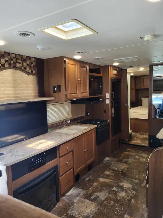 Coachmen Leprechaun 2016