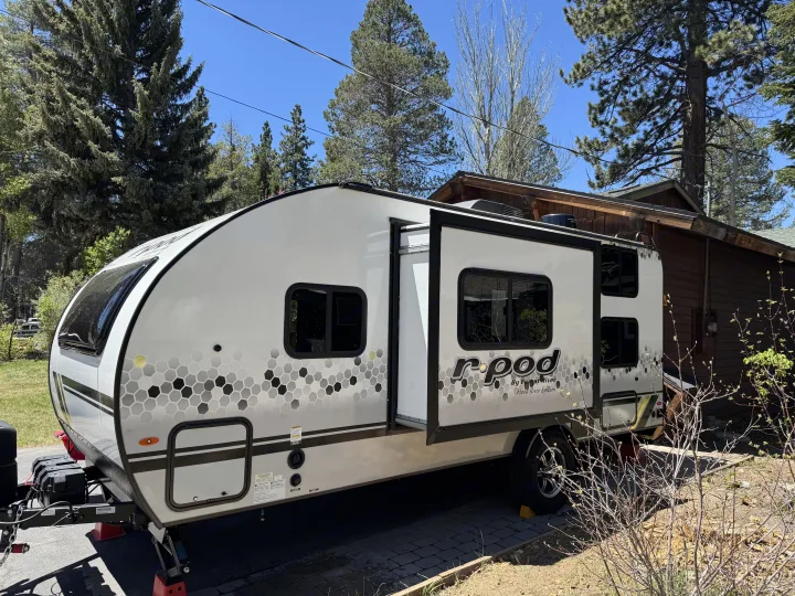 Forest River r-pod 193 2022