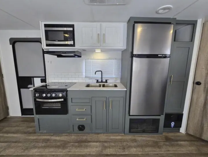 Photos | 2024 Heartland RVs Eddie Bauer EBS 261BH Travel trailer Rental ...