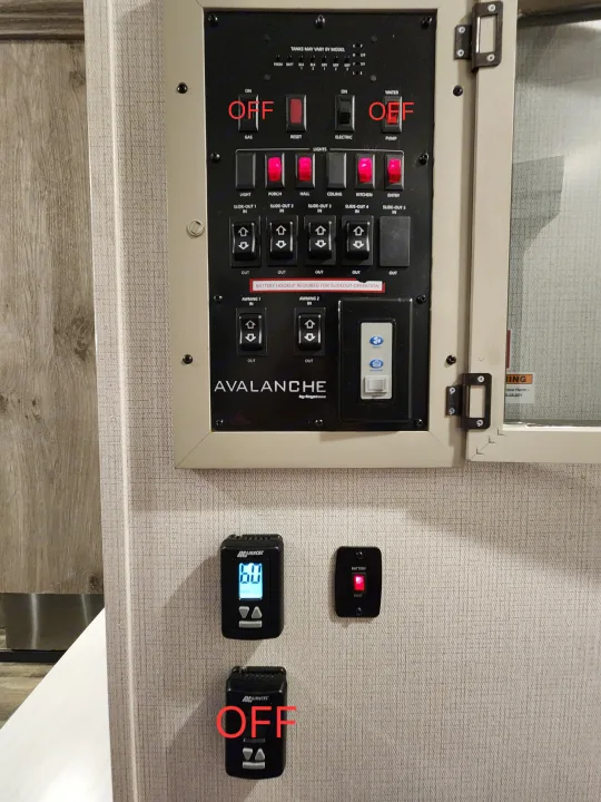Keystone RV Avalanche 2023