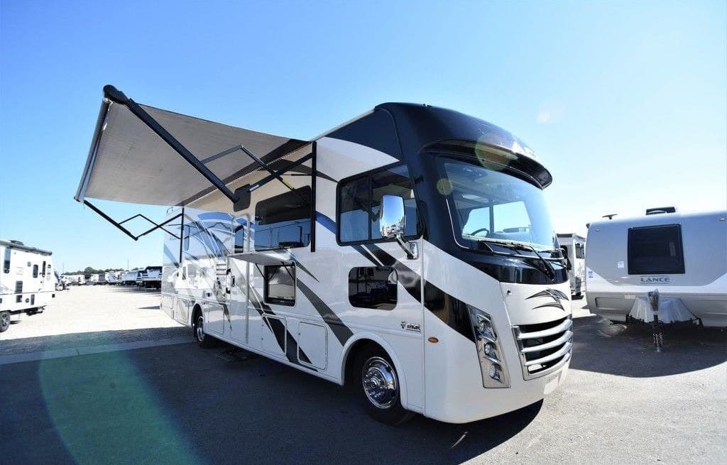 awning and outdoor tv. Thor A.C.E. 2021