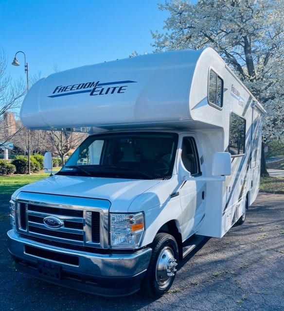 Brand new home away from home. Thor Motor Coach Freedom Elite 2021