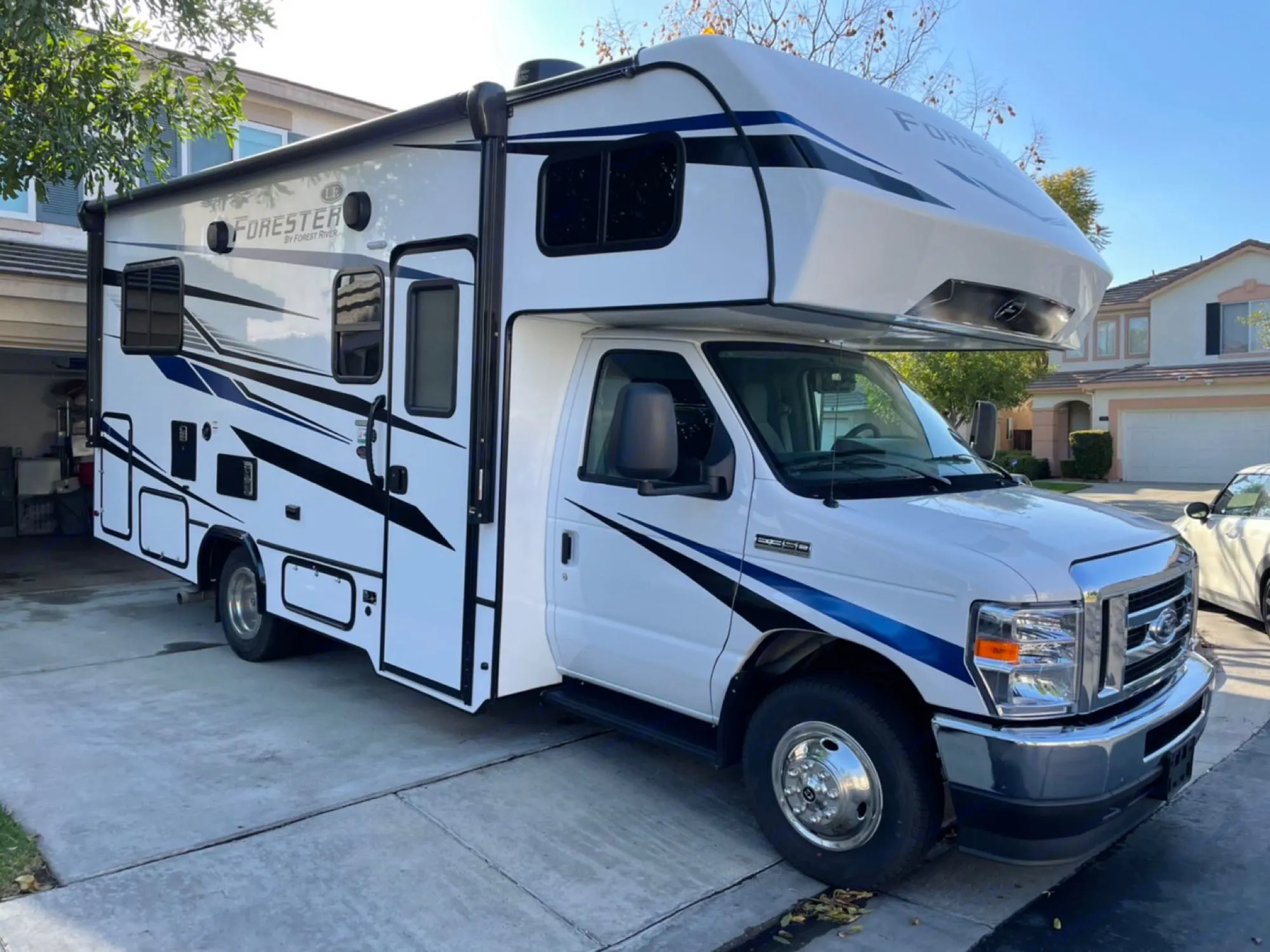 Has outside light / 2 larges hatches. if you dry camping, roto-mold storage compartment, floor drain so if you put some wet stuff in there you can drain it out.. Forest River Other 2022