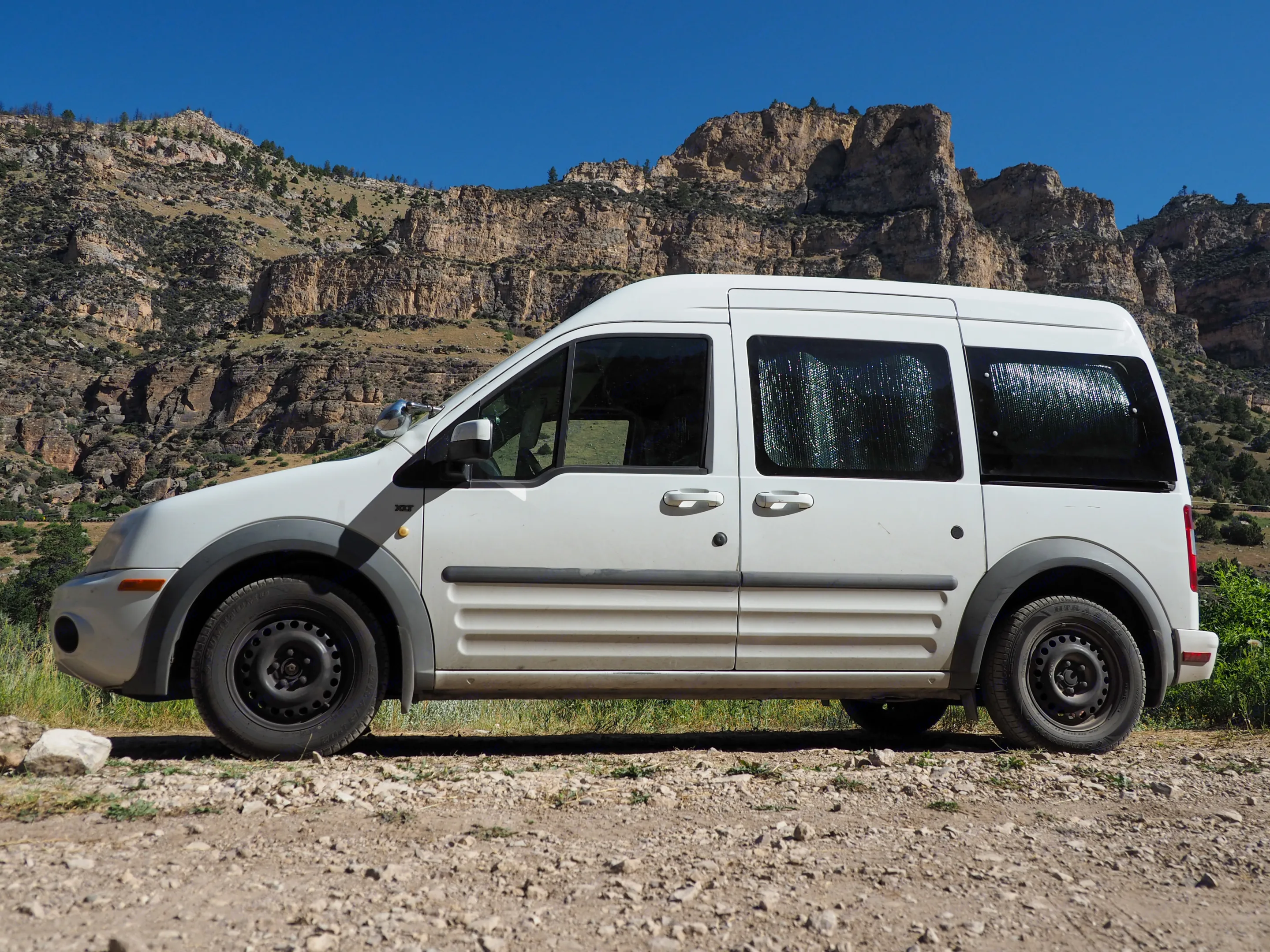 Boondocking is easy with this little van! . Ford Transit Custom 2011