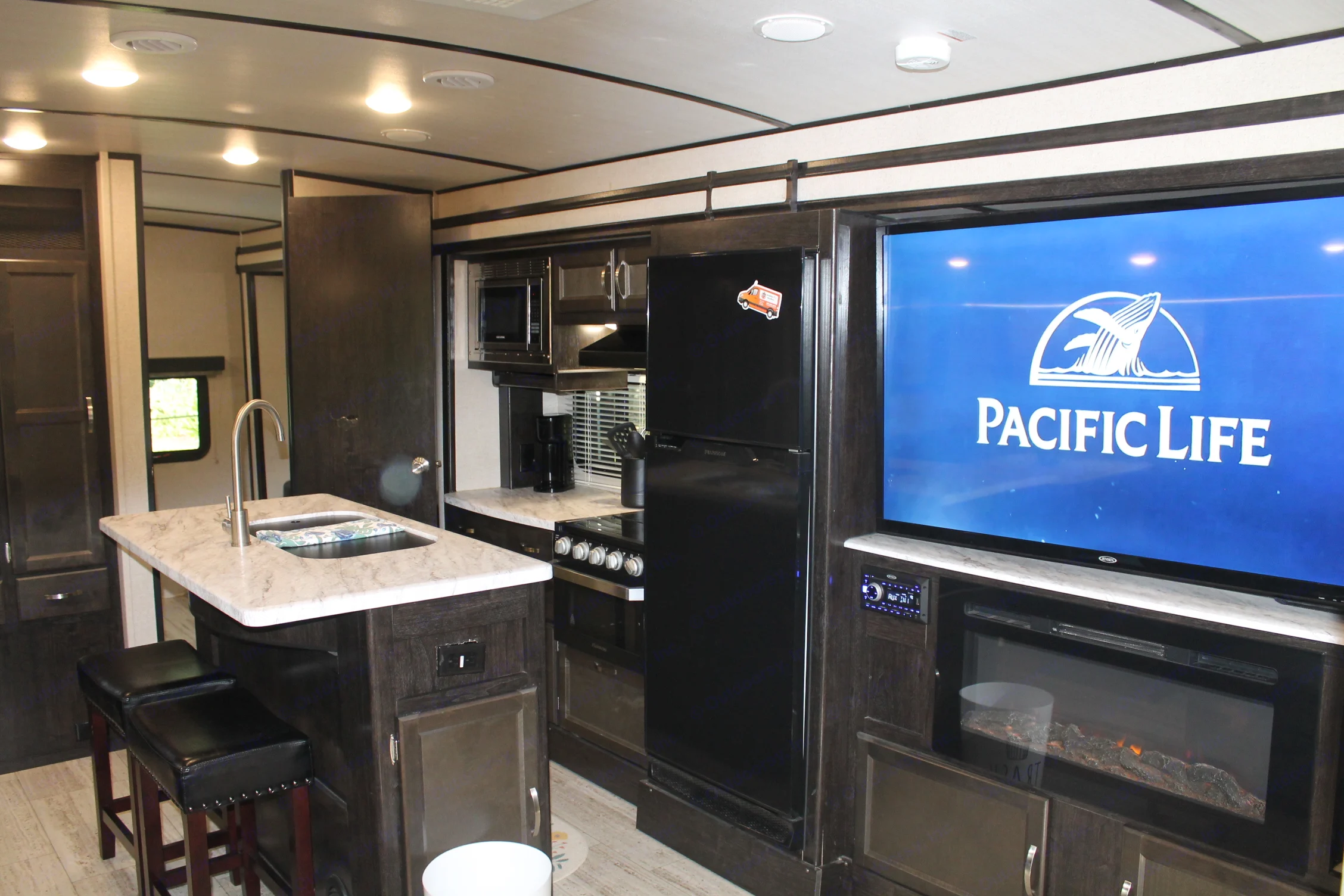55" TV and fireplace. Coachmen Spirit Ultralight 2020