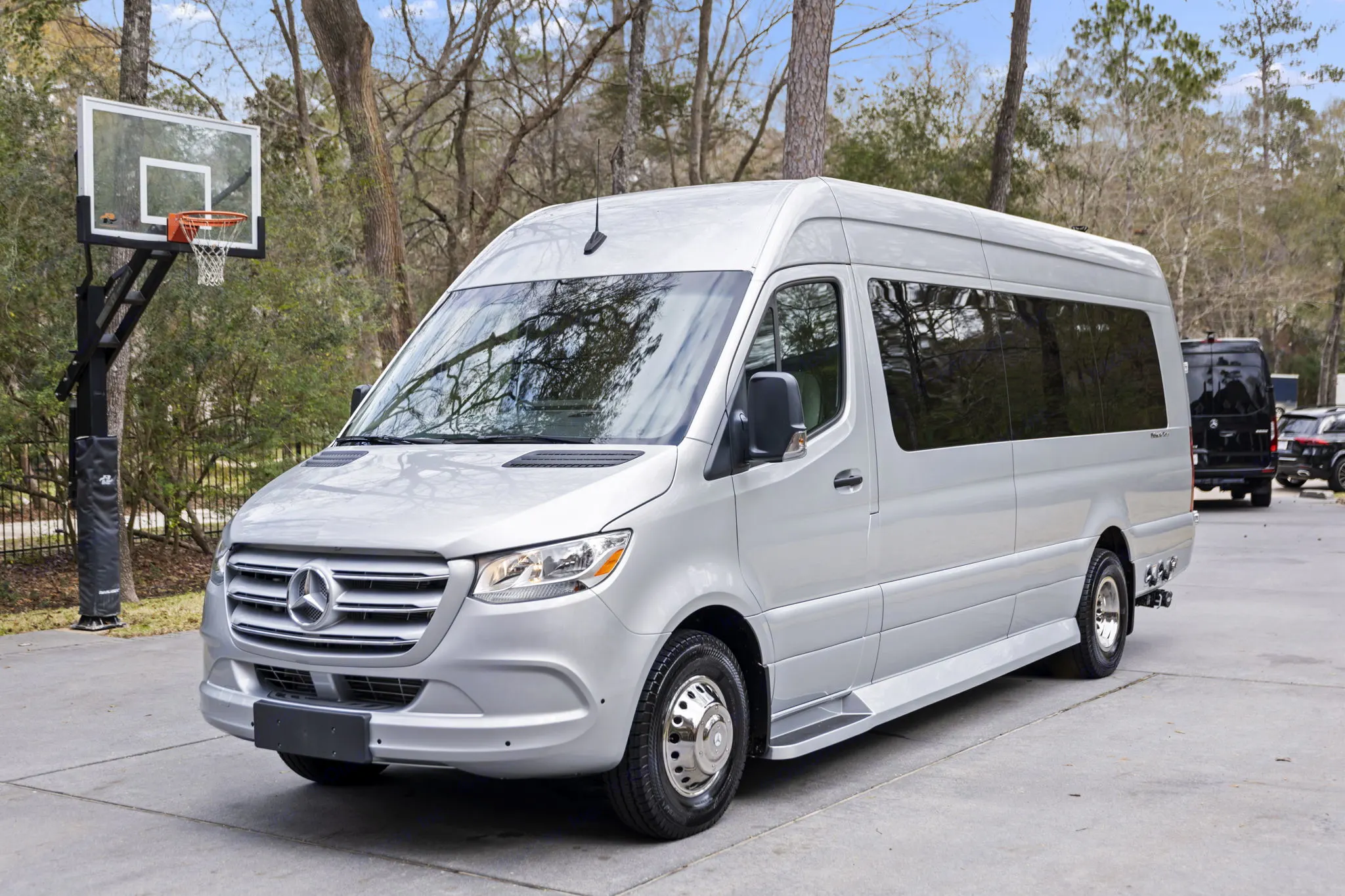 24 Ft. Mercedes Benz Luxury Sprinter. Ultimate Toys Ultimate Coach 2023