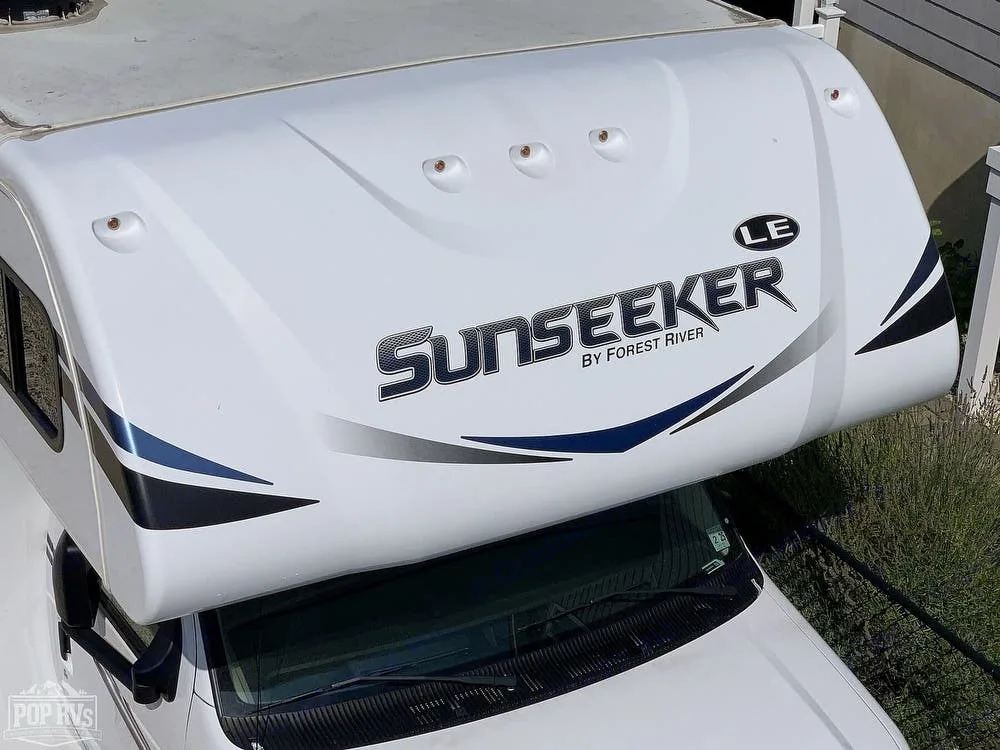 White Sunseeker (Forest River) Class C RV, a spacious motorhome for. Forest River Sunseeker LE 2020