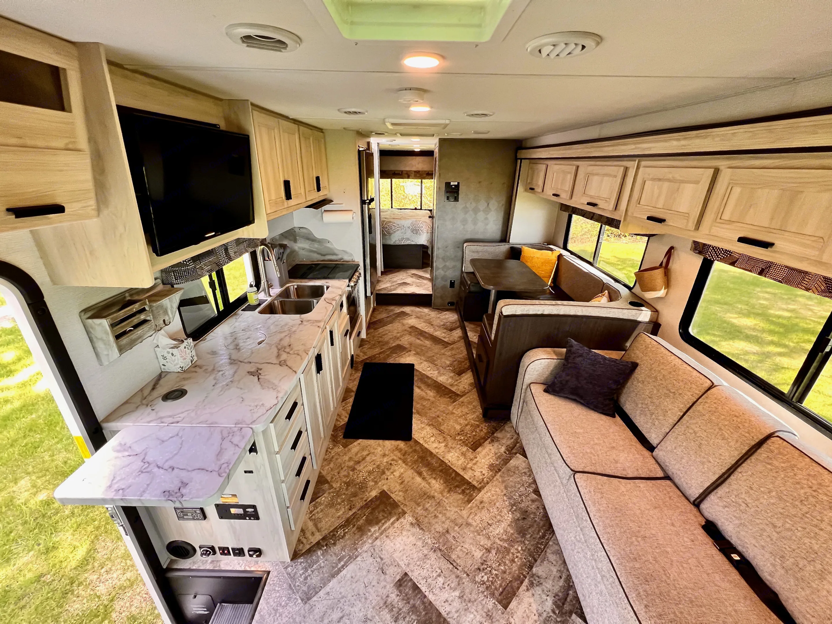 Enjoy this spacious and comfortable RV for your next family adventure or get-a-way! Live the #RVLife for a week or two (or more!) or extended weekend!. Forest River Sunseeker Classic 2021