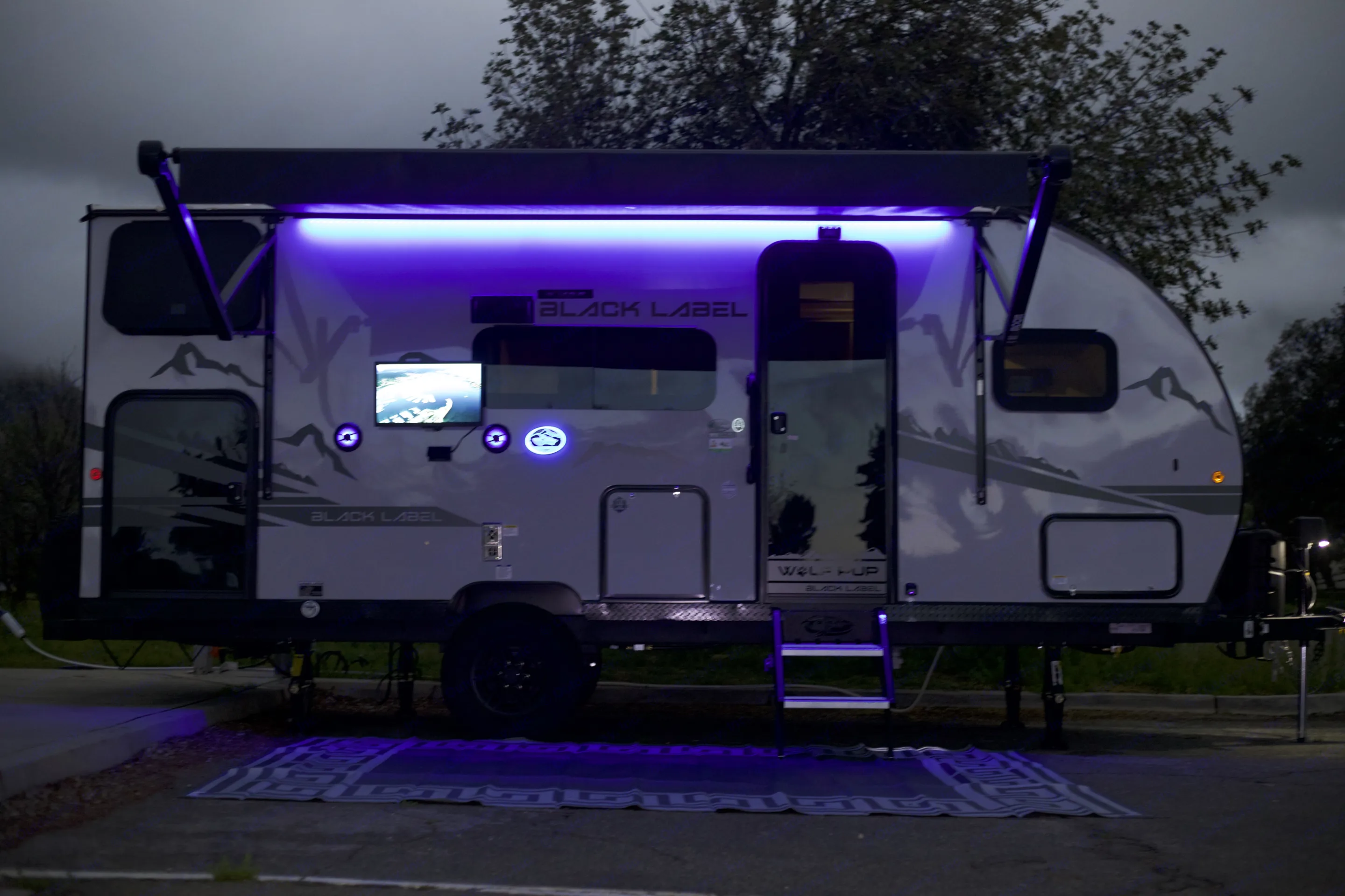 Our special edition BLACK LABEL rig comes equipped with blue LED lights to give you that perfect ambience to your campsite. . Forest River Cherokee Wolf Pup 17JGBL 2023