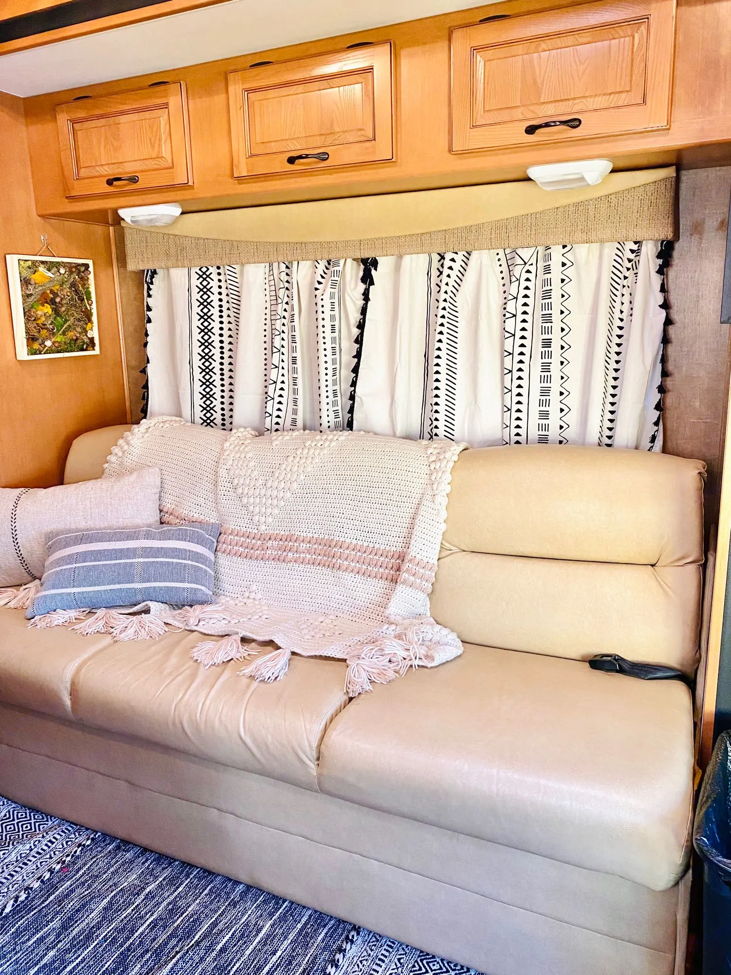 Multipurpose cozy couch — when the slide room is extended the couch can fold out for relaxing or sleeping after a long day or used for dining or study. Forest River Coachmen Prism 2014