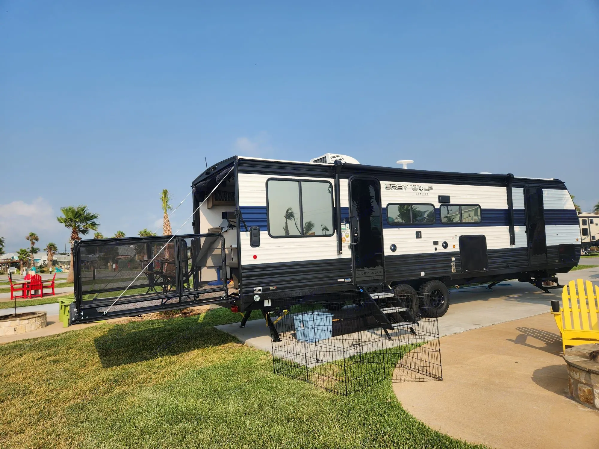 Forest River Cherokee Wolf Pack Toy Hauler 2024