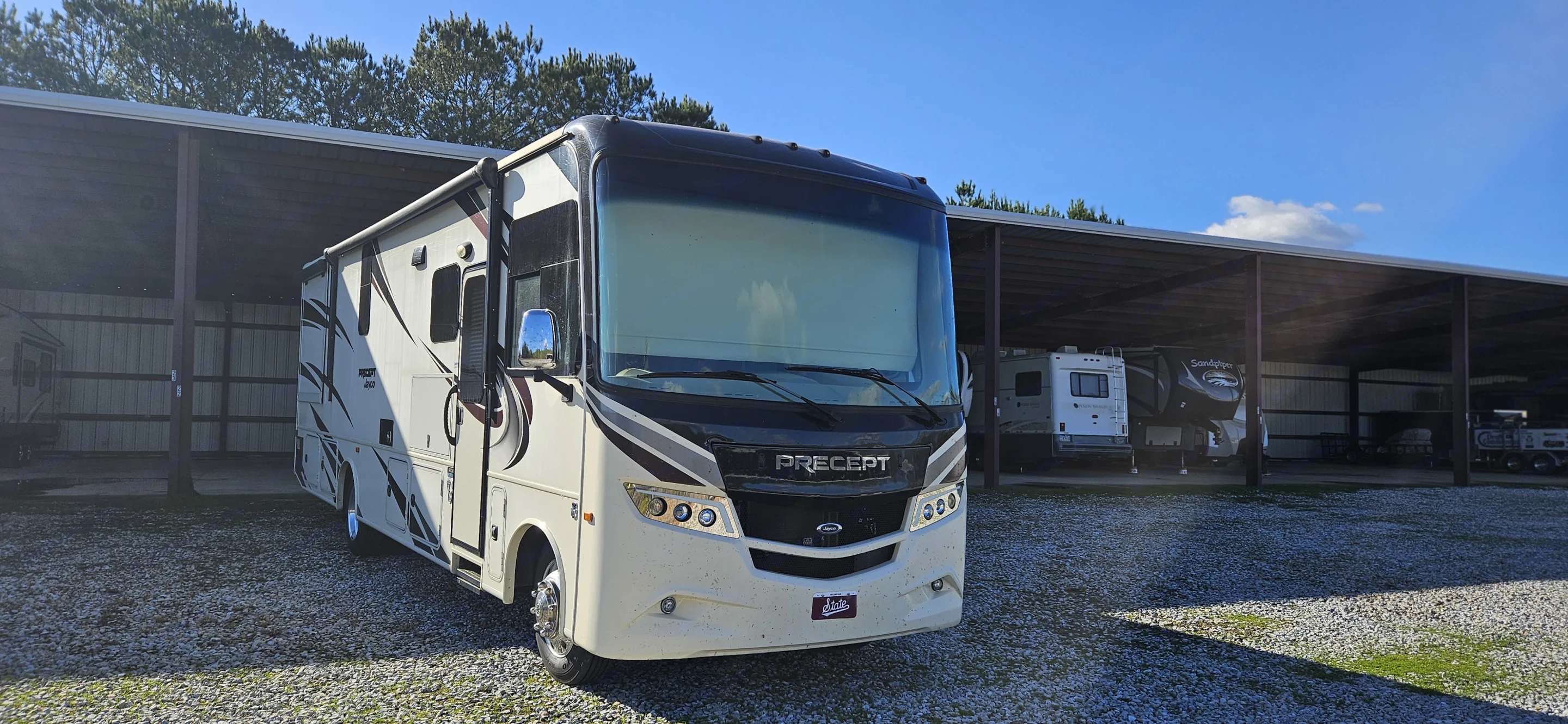 A white Jayco. Jayco Precept 2019