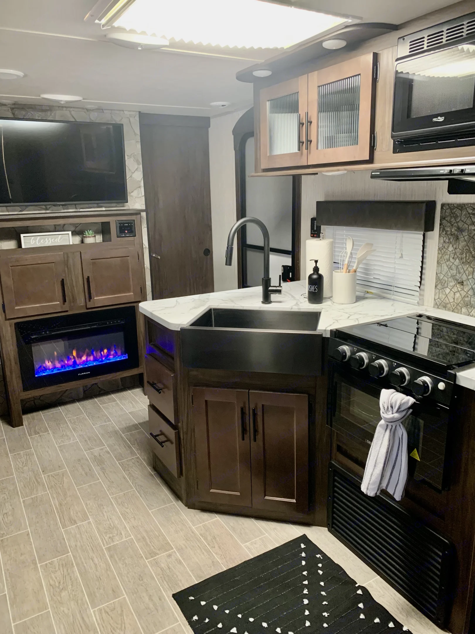 Experience a modern RV rental!. Forest River Cherokee Grey Wolf 2021