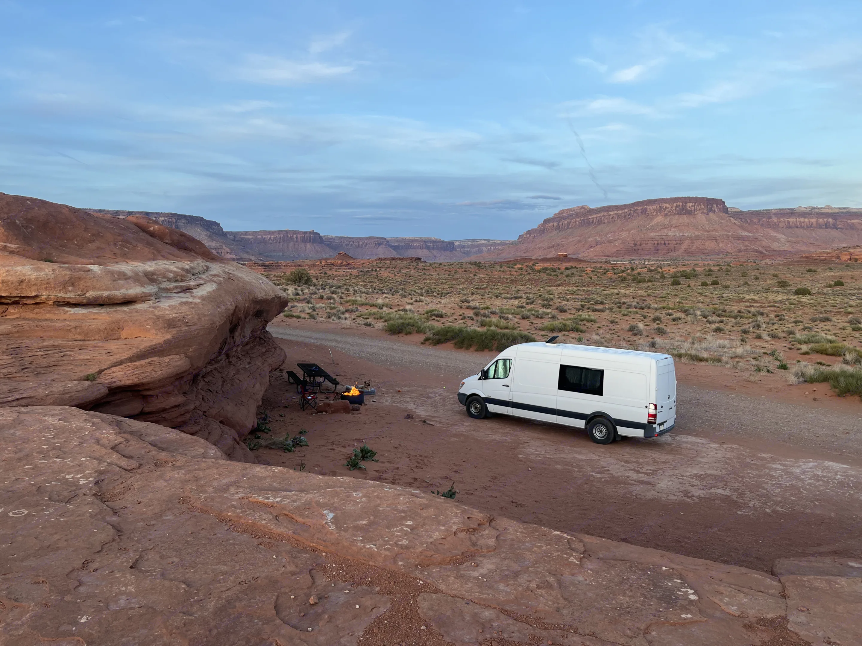 Imagine the beautiful campsites you'll find with all the comfort you could need.. Mercedes-Benz Sprinter 2011