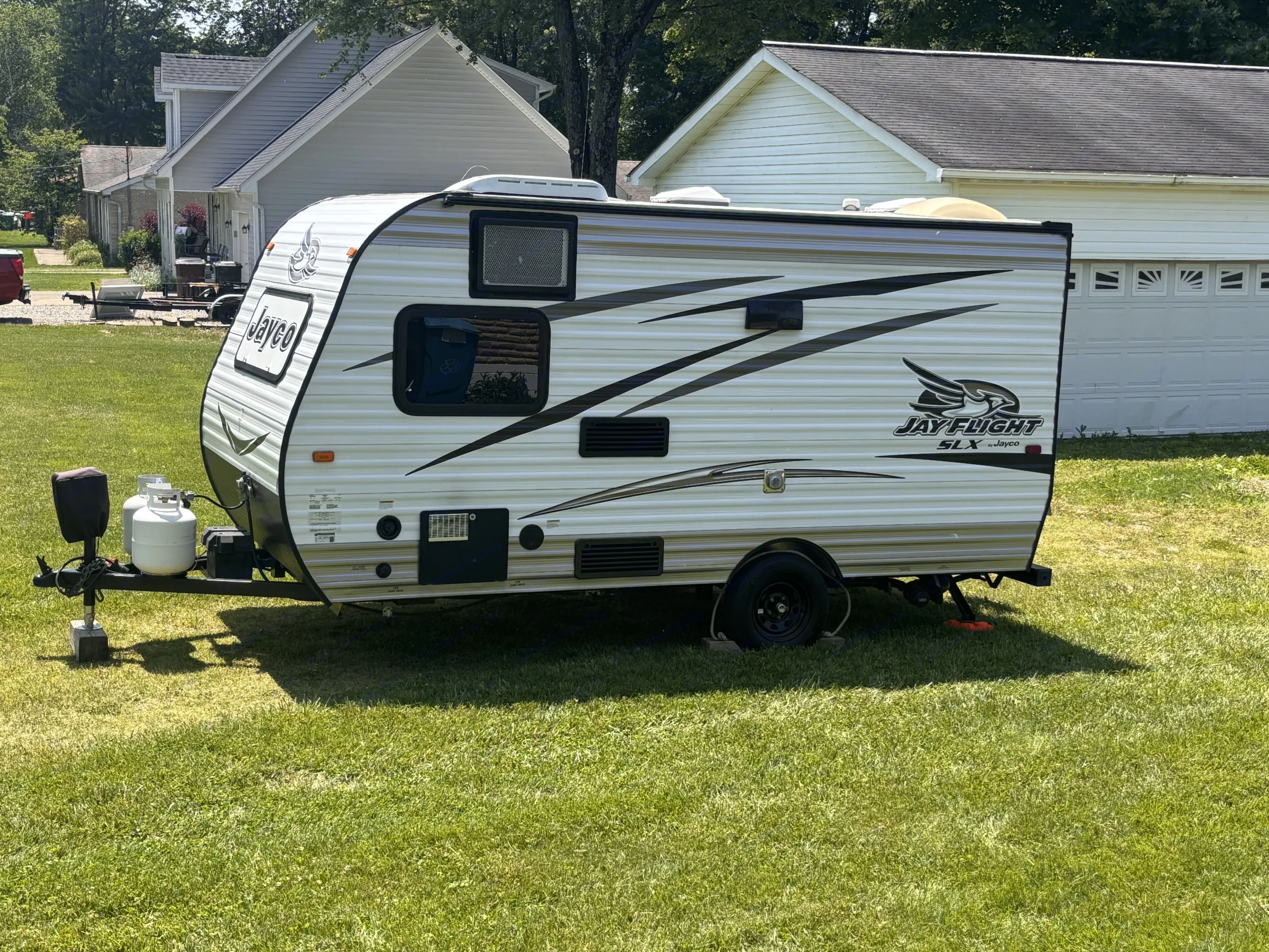 'Bunky' is just waiting for you to make great memories with your family.. Jayco Jay Flight SLX 2016