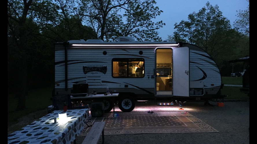 lovely trailer with a user-friendly power hitch and power jacks