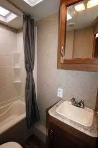 thoughtfully designed coachmen catalina; paso robles
