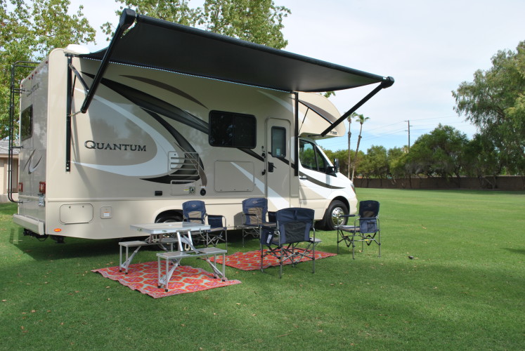 cute rv with skylight; bluffton