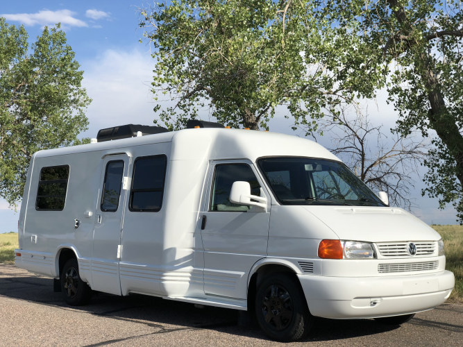 “Maximus” Volkswagen Rialta Eurovan camper 17-20 MPG!