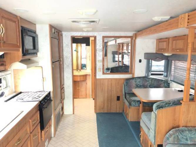 VERY Clean Coachmen 26'