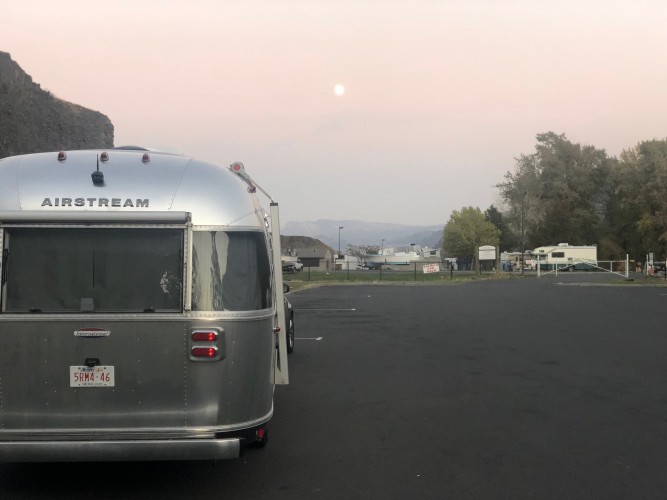 serene trailer with a hammock