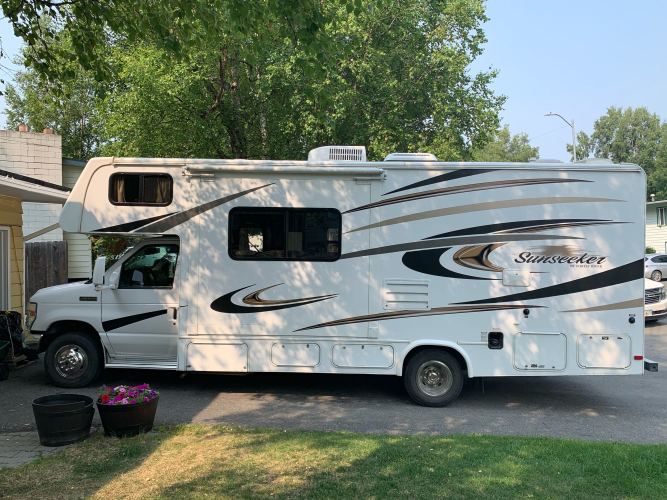 rv rentals anchorage | pet- and festival-friendly trailer