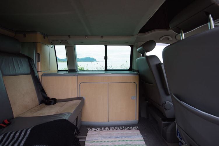 sturdy volkswagen t5 with wi-fi