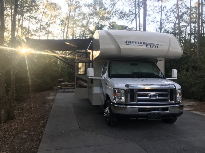 comfortable motor home with complete amenities in homestead