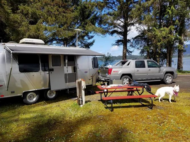 portland airstream rental | pet-friendly airstream rental with a bathroom