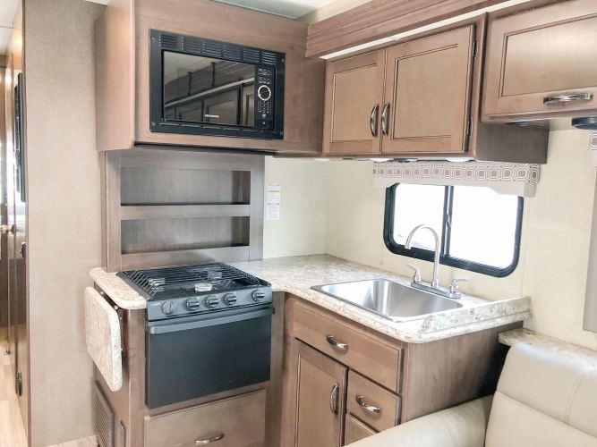 10 Best RV Rentals In Des Moines, Iowa Updated 2024 Trip101