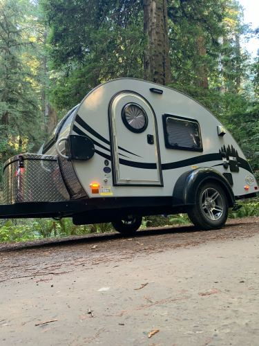 lightweight trailer with queen-size mattress in san jose