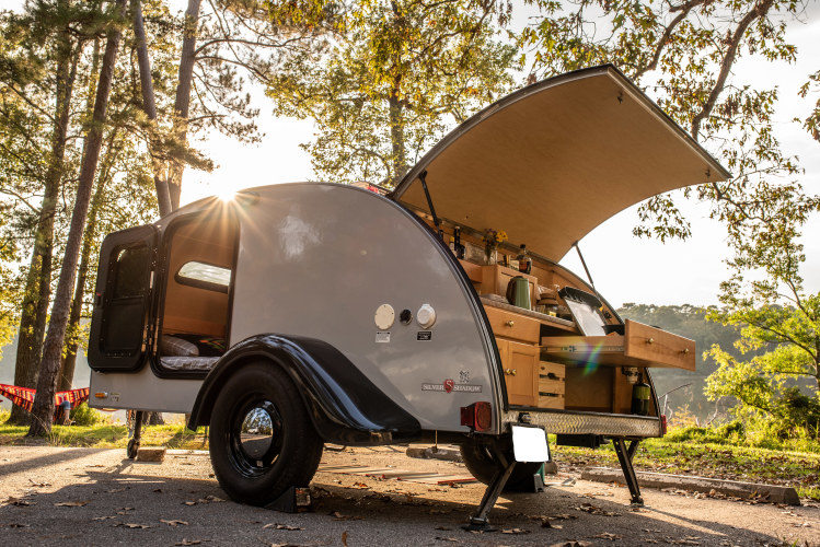 teardrop camper rental houston | cozy camper with a king-sized bed