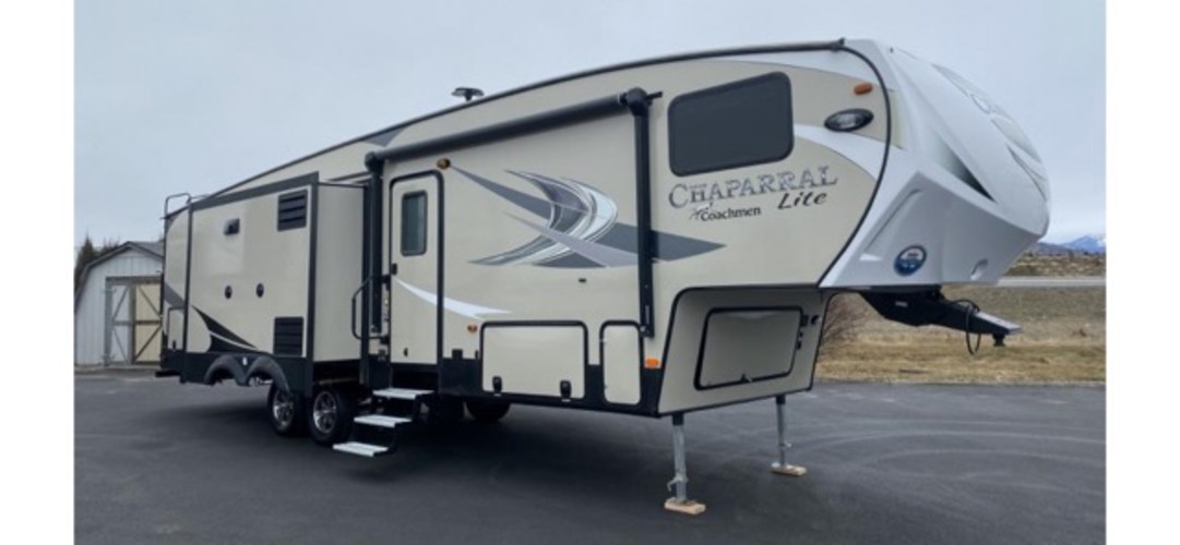 2018 Coachmen Chaparral, sleeps 10