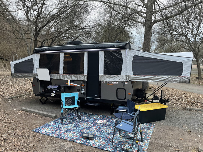roomy camper with an air conditioner, richwood