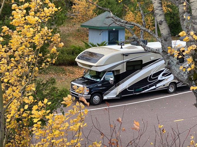 rv rentals in michigan | simple but luxurious motor home